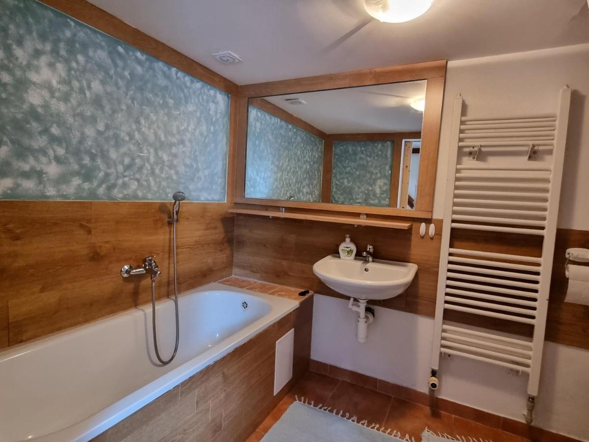 Apartmany Krasne Zatisi Krasno Exterior photo